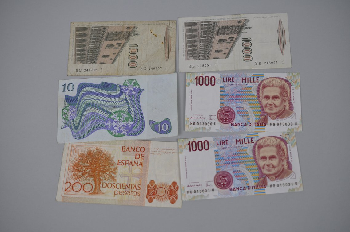 Assorted Foreign Banknotes of Various Countries, photo 16 of 20