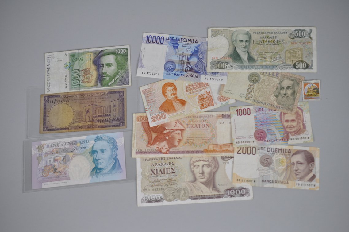 Assorted Foreign Banknotes of Various Countries, photo 18 of 20