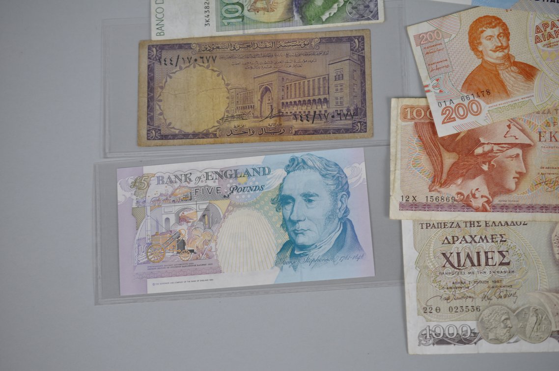 Assorted Foreign Banknotes of Various Countries, photo 19 of 20