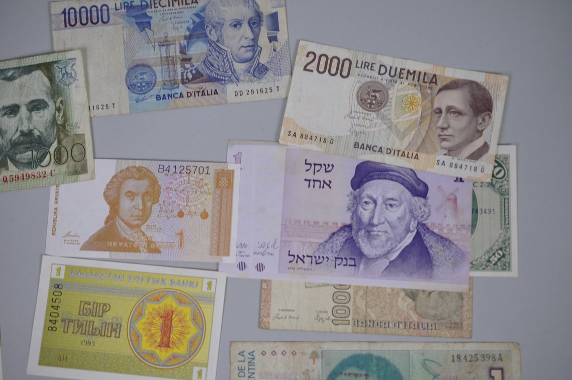  Assorted Foreign Banknotes of Various Countries, photo 10 of 19