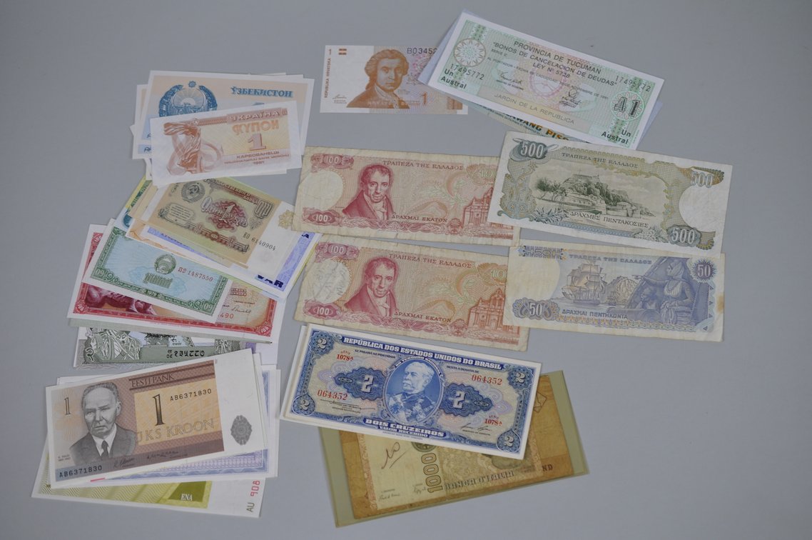  Assorted Foreign Banknotes of Various Countries, photo 11 of 19