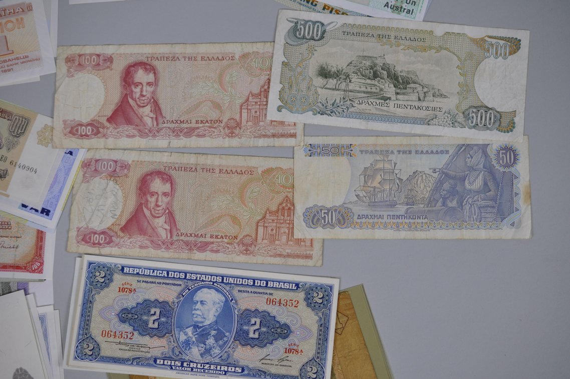  Assorted Foreign Banknotes of Various Countries, photo 13 of 19