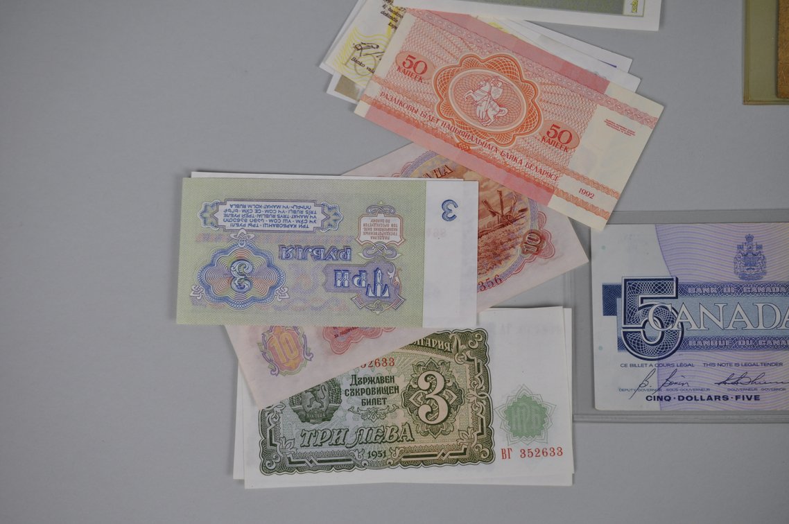  Assorted Foreign Banknotes of Various Countries, photo 4 of 19