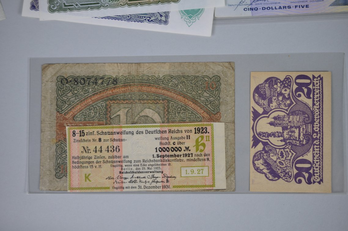  Assorted Foreign Banknotes of Various Countries, photo 3 of 19
