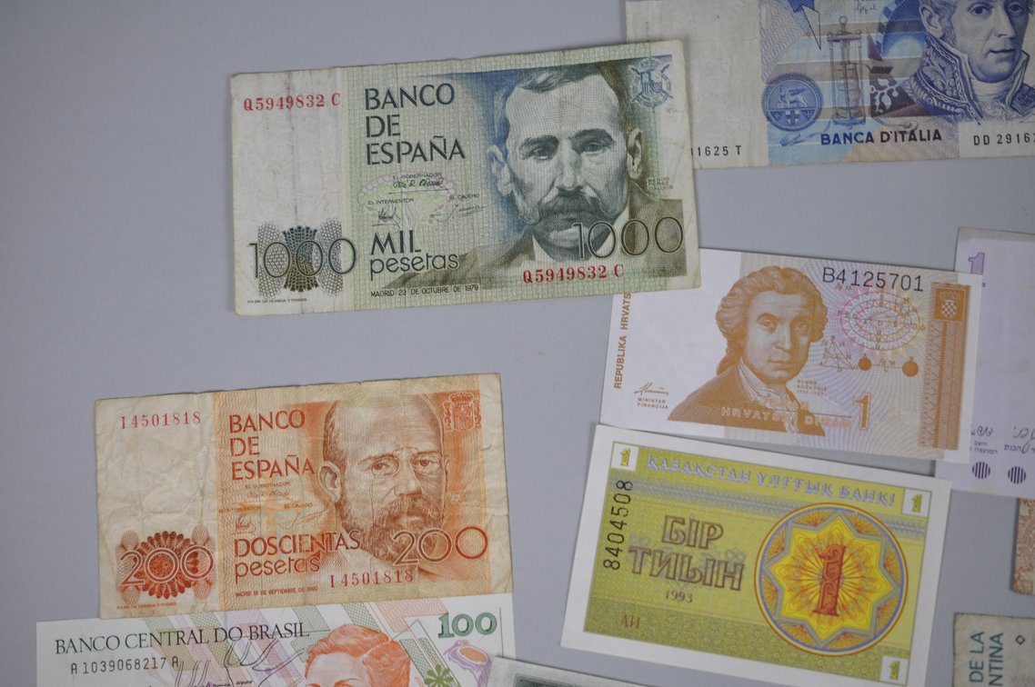  Assorted Foreign Banknotes of Various Countries, photo 9 of 19