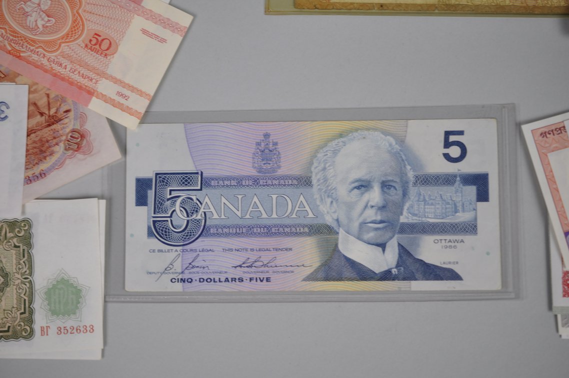  Assorted Foreign Banknotes of Various Countries, photo 5 of 19