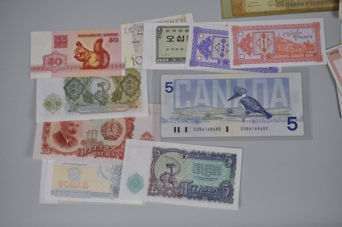  Assorted Foreign Banknotes of Various Countries, photo 6 of 19