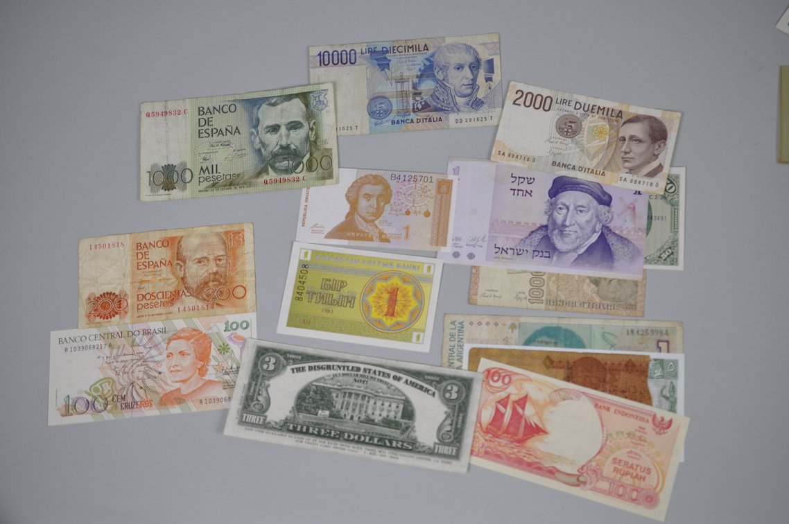  Assorted Foreign Banknotes of Various Countries, photo 8 of 19