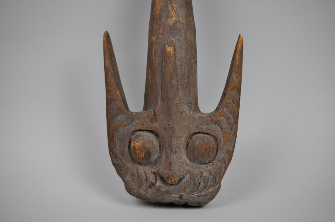 Papua New Guinea Sepik River Suspension Hook, photo 4 of 13