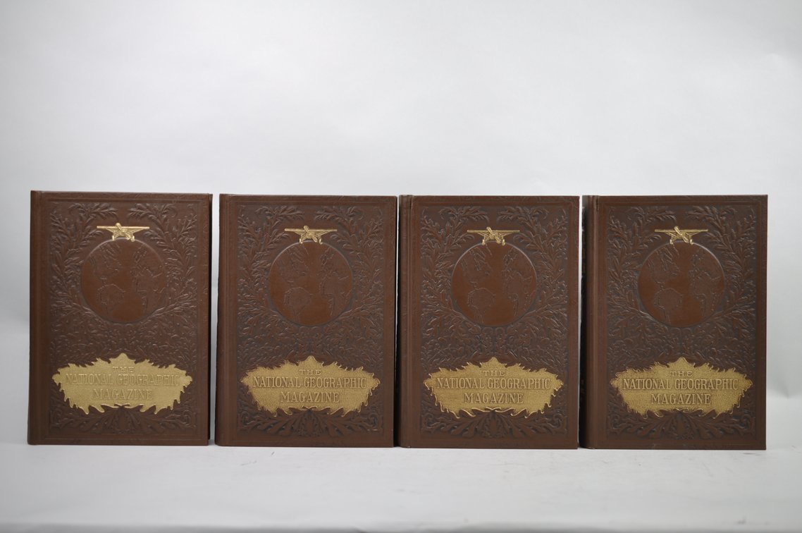Vol. 111-118 National Geographic 1957-1960 Brown Leather Bound, photo 4 of 11