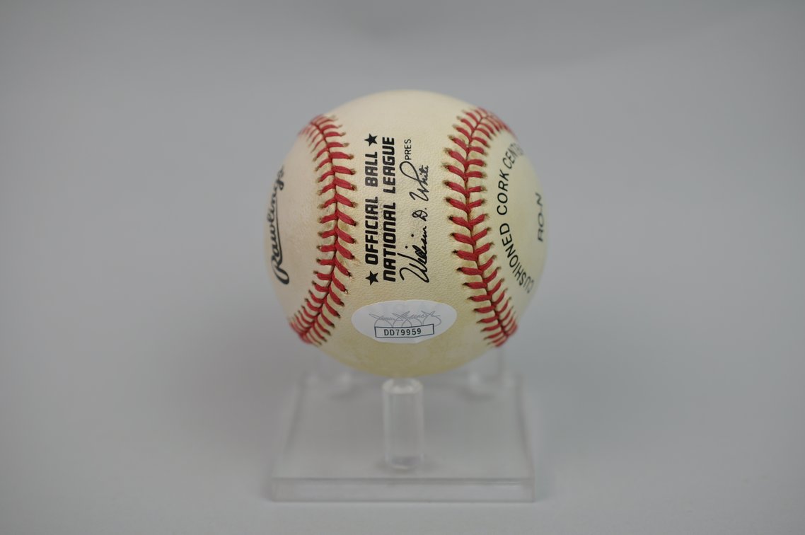 HR Record Holder-Barry Bonds Signed Ball, photo 4 of 9