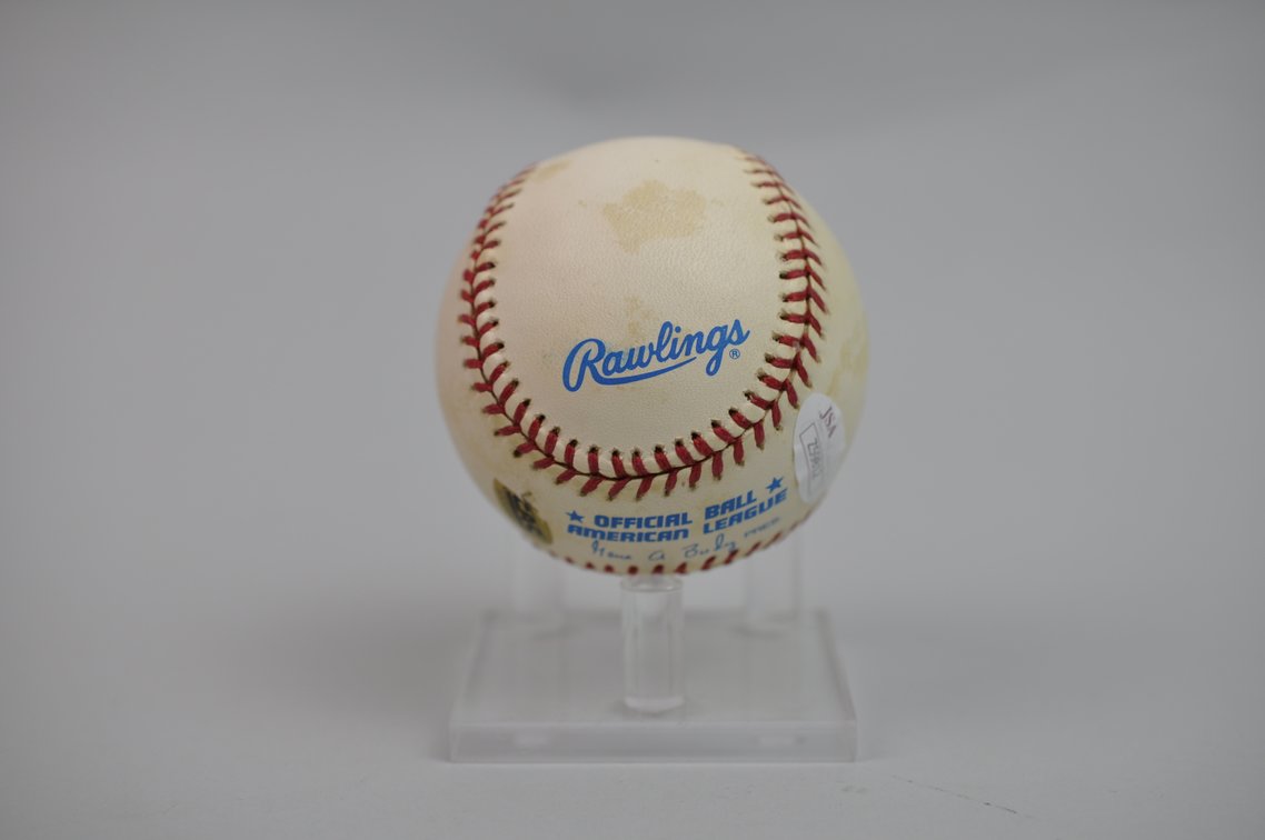 Joe Dimaggio-Signed Ball in Blue Ink, photo 5 of 12