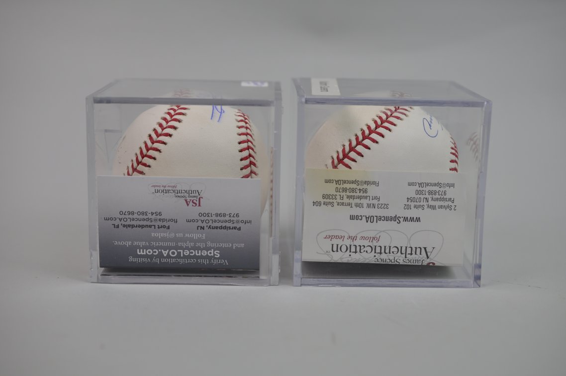 Baseballs Signed by Vladimir Guererro & Son, photo 7 of 7