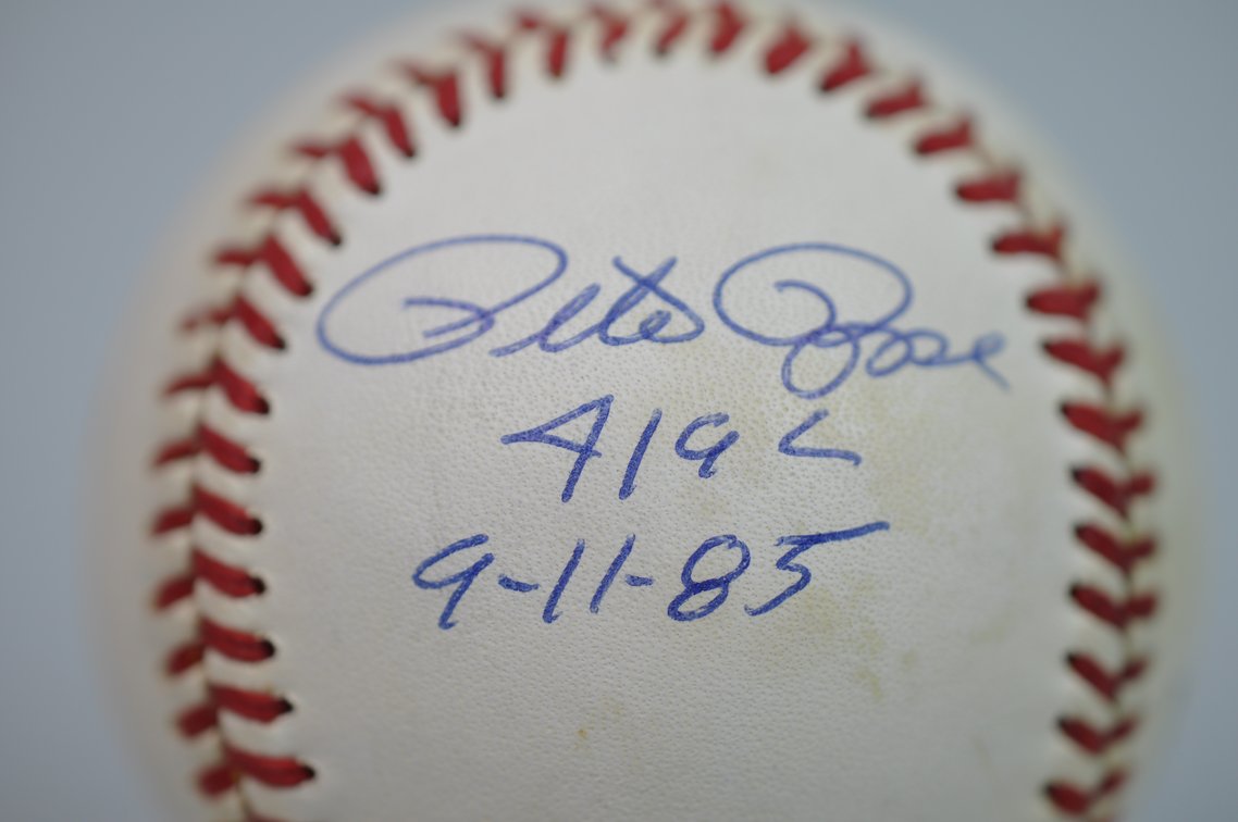 Pete Rose Inscribed Ball in 1985, photo 2 of 9