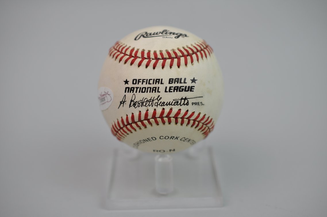 Pete Rose Inscribed Ball in 1985, photo 4 of 9