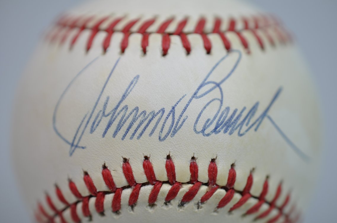 Sweet spot Signed by Johnny Bench, photo 2 of 9
