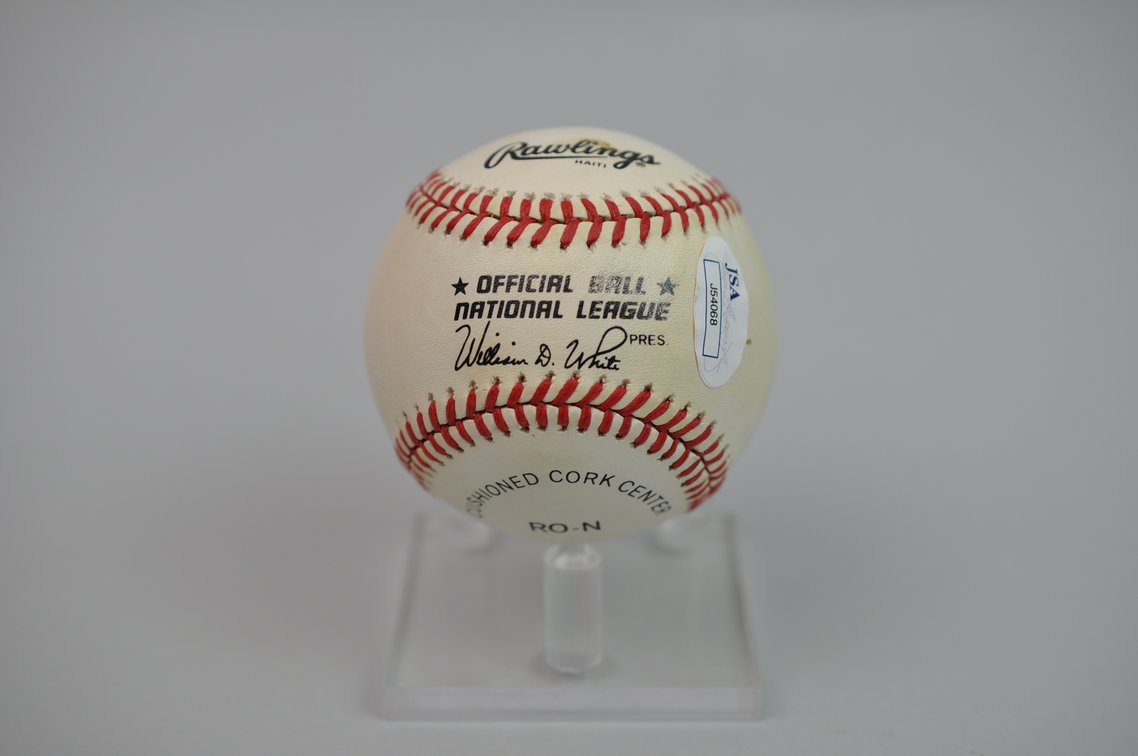 Sweet spot Signed by Johnny Bench, photo 4 of 9