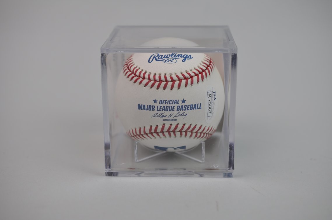 José Abreu Inscribed Baseball, photo 4 of 8