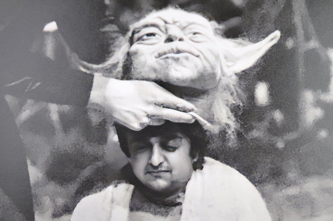 Photograph of Yoda Signed by Deep Roy, photo 2 of 4