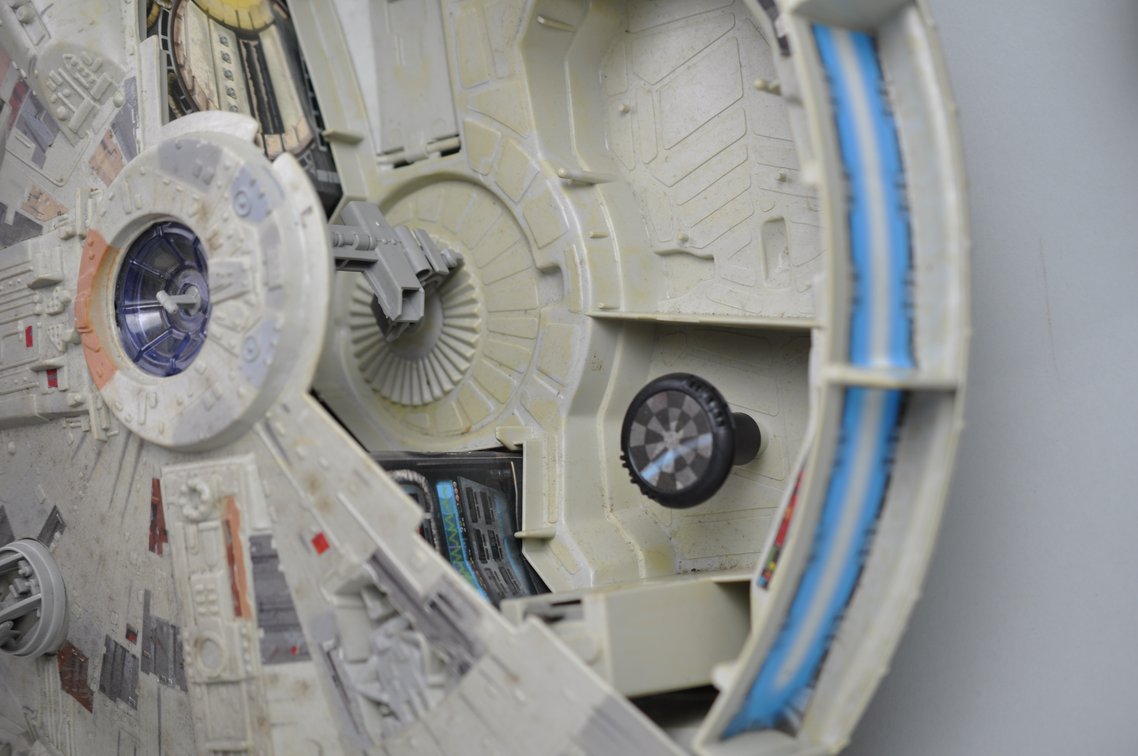 1995 Star Wars Millennium Falcon, photo 8 of 15
