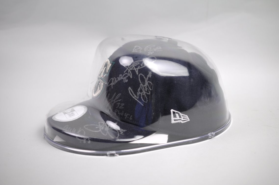 2010 Mariners Signed Hat w/LOA, photo 13 of 16