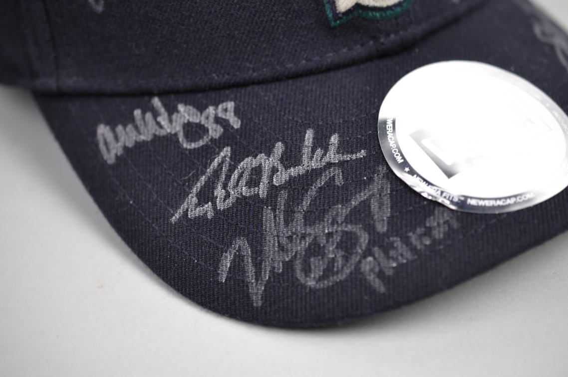 2010 Mariners Signed Hat w/LOA, photo 3 of 16