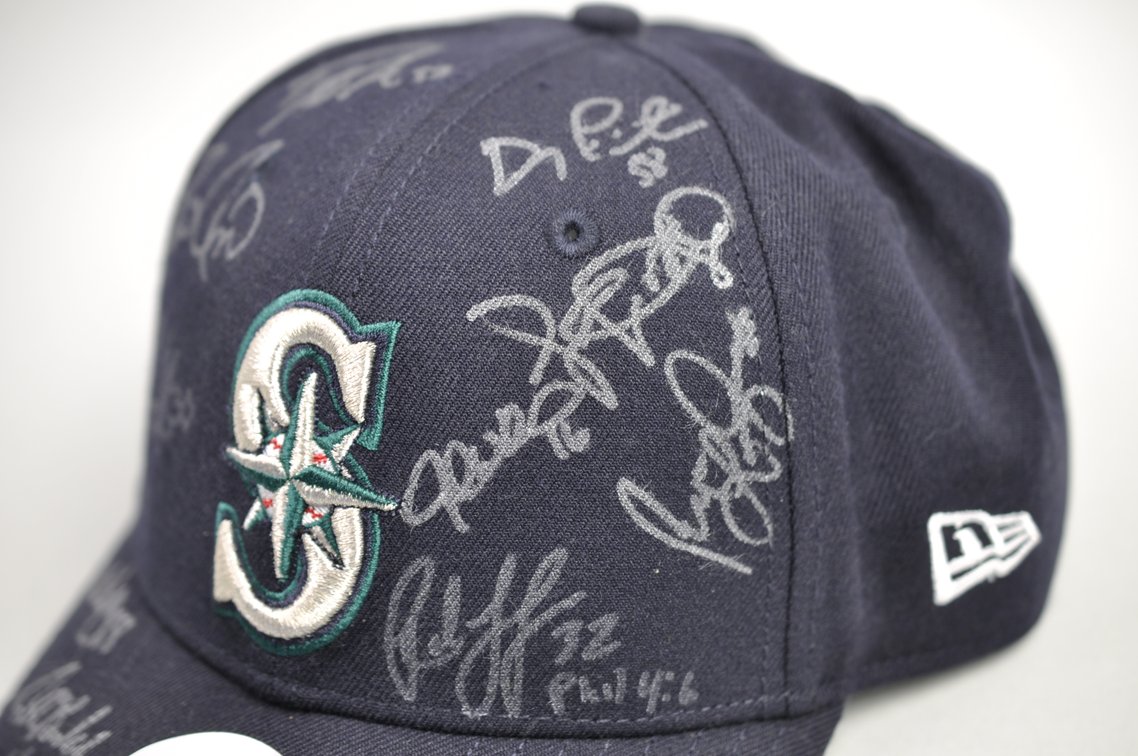 2010 Mariners Signed Hat w/LOA, photo 4 of 16