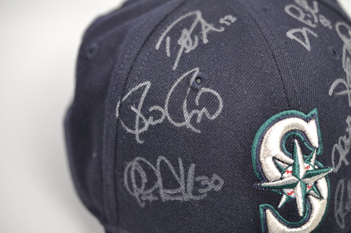 2010 Mariners Signed Hat w/LOA, photo 2 of 16