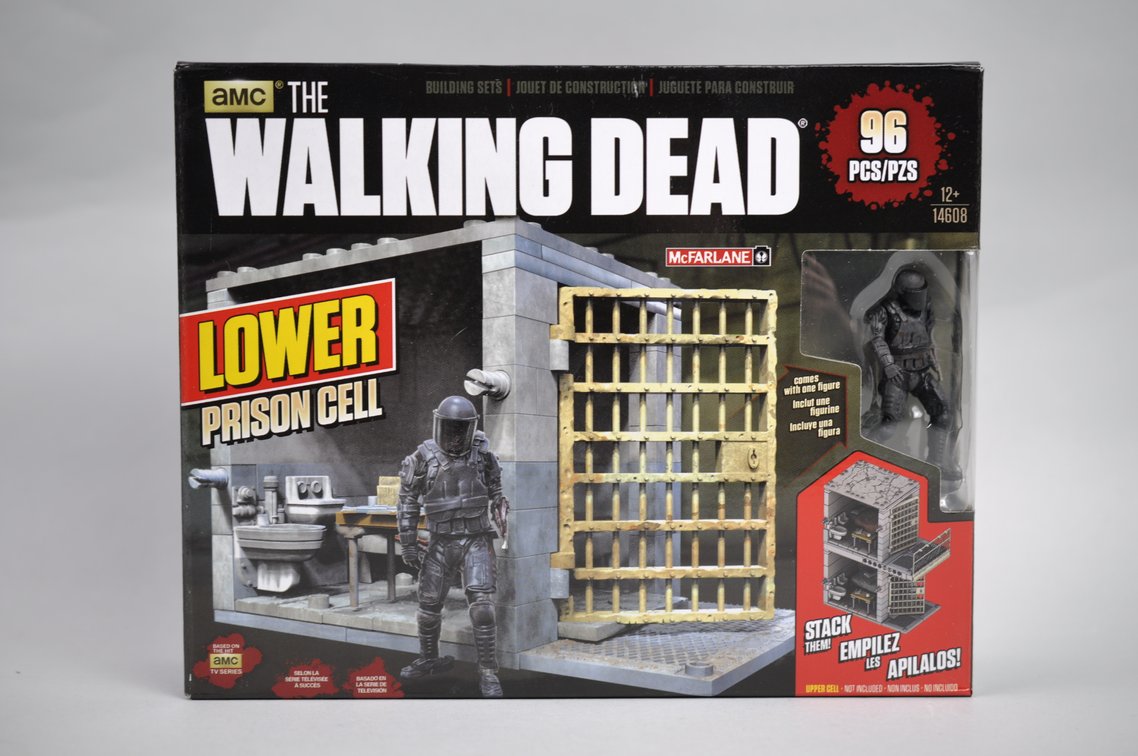 Walking Dead: Buildings, Cards, and Books, photo 17 of 20