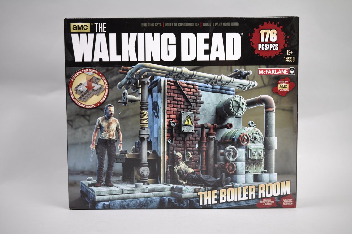 Walking Dead: Buildings, Cards, and Books, photo 13 of 20