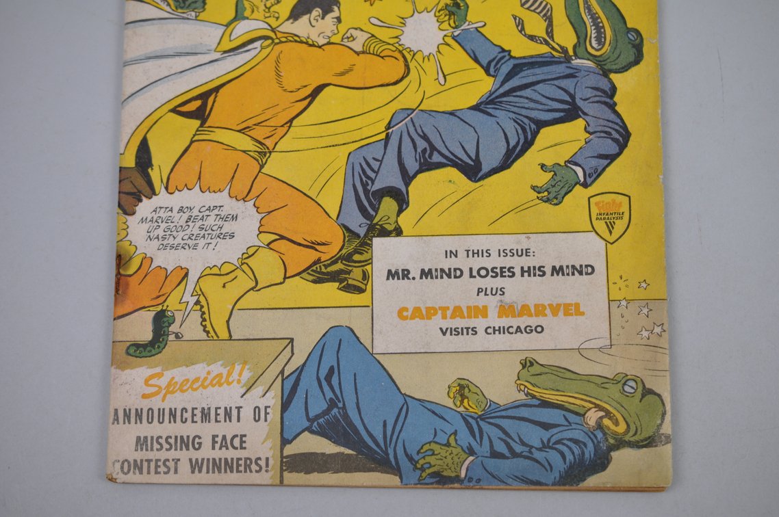 Captain Marvel Adventures #43 Comic 1945, photo 4 of 4