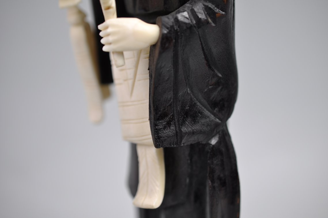 Okimono Japanese Carved Figure, Meiji Period, photo 15 of 19