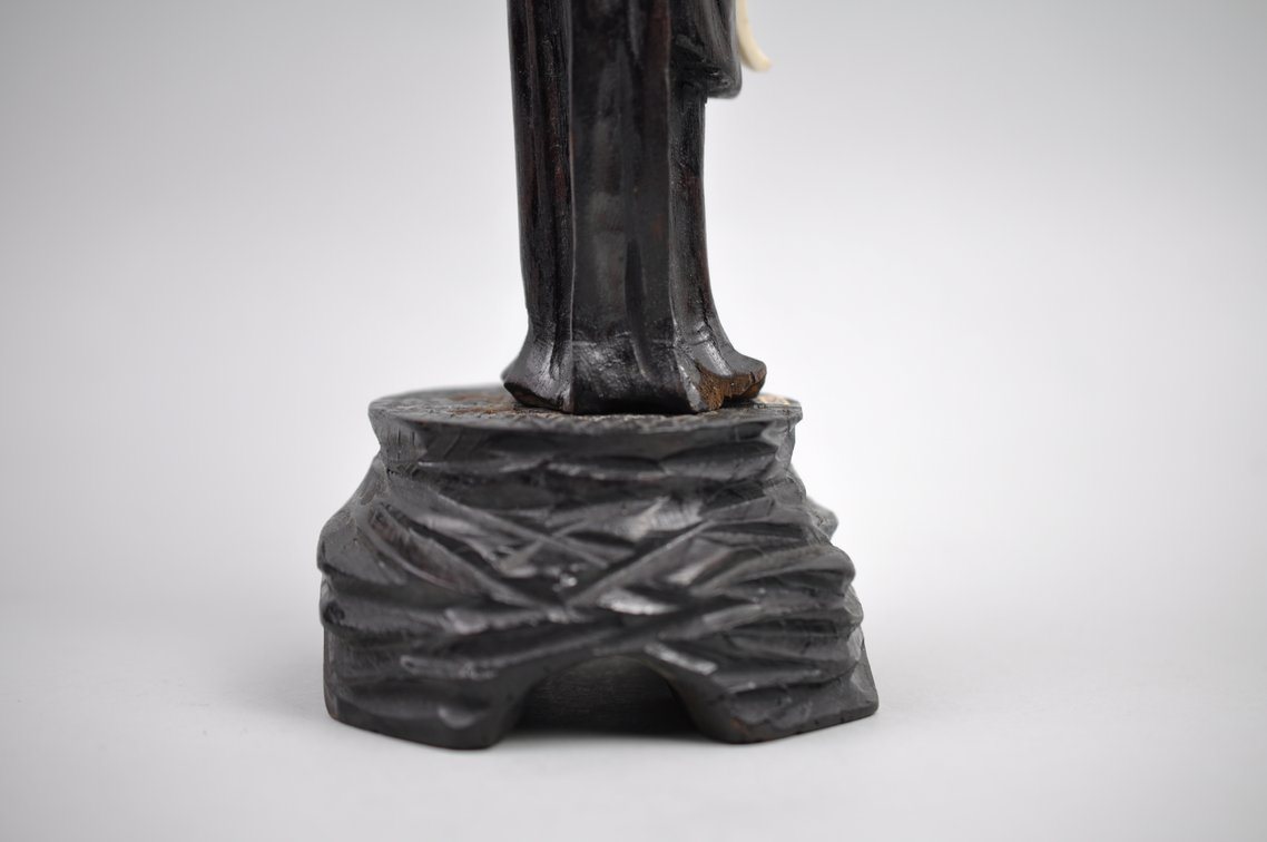 Okimono Japanese Carved Figure, Meiji Period, photo 9 of 19
