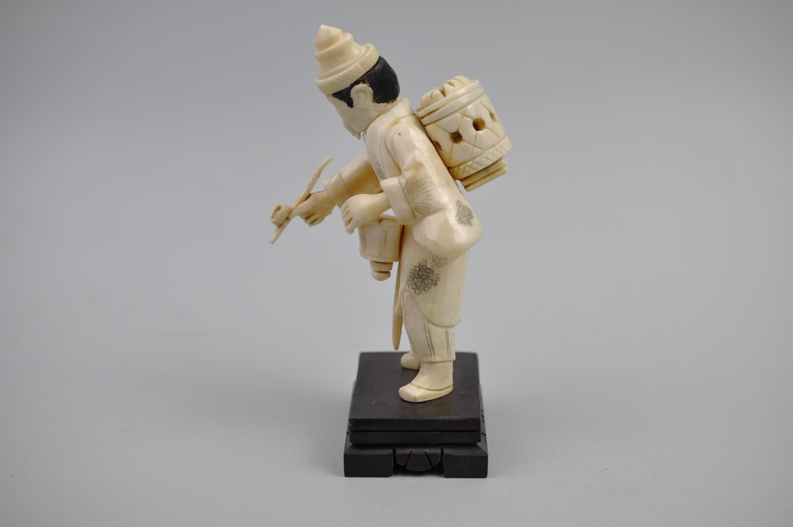 Okimono Japanese Carved Figure, Meiji Period, photo 13 of 17