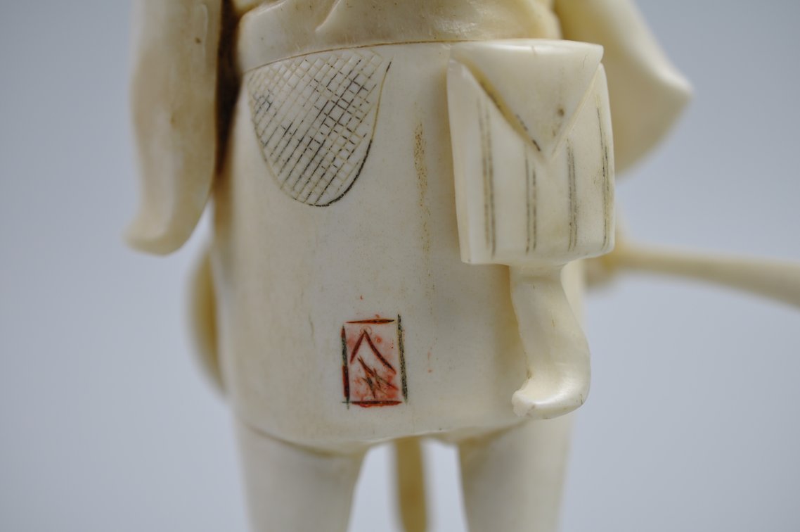 Okimono Japanese Carved Figure, Meiji Period, photo 11 of 17