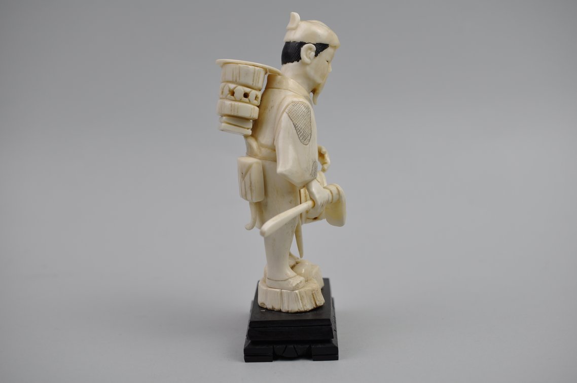 Okimono Japanese Carved Figure, Meiji Period, photo 5 of 17