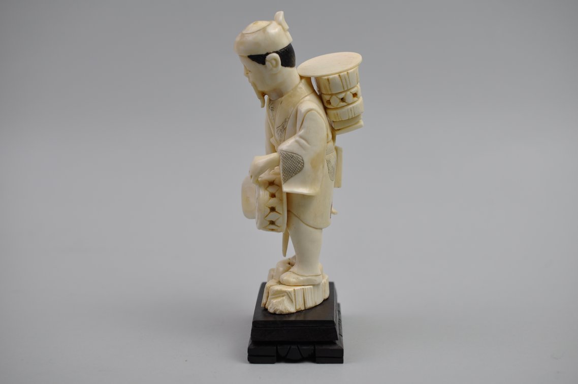 Okimono Japanese Carved Figure, Meiji Period, photo 13 of 17