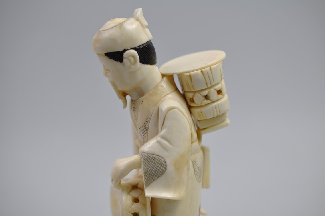 Okimono Japanese Carved Figure, Meiji Period, photo 14 of 17