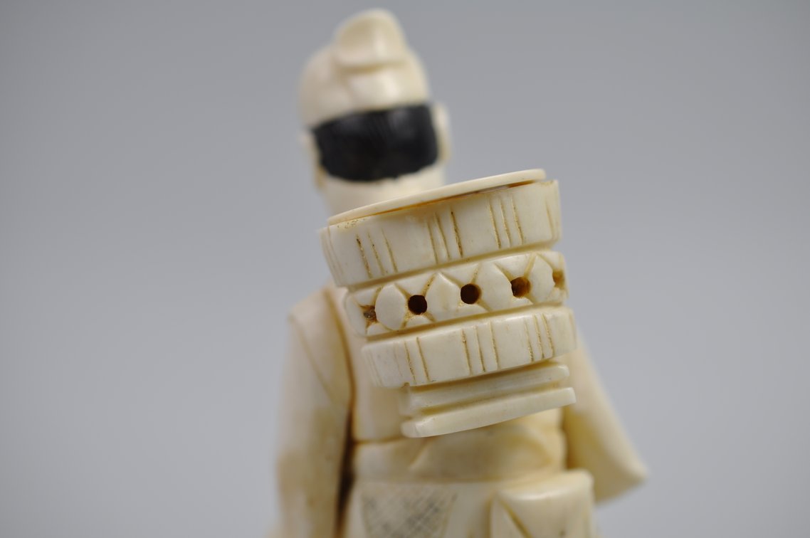 Okimono Japanese Carved Figure, Meiji Period, photo 10 of 17
