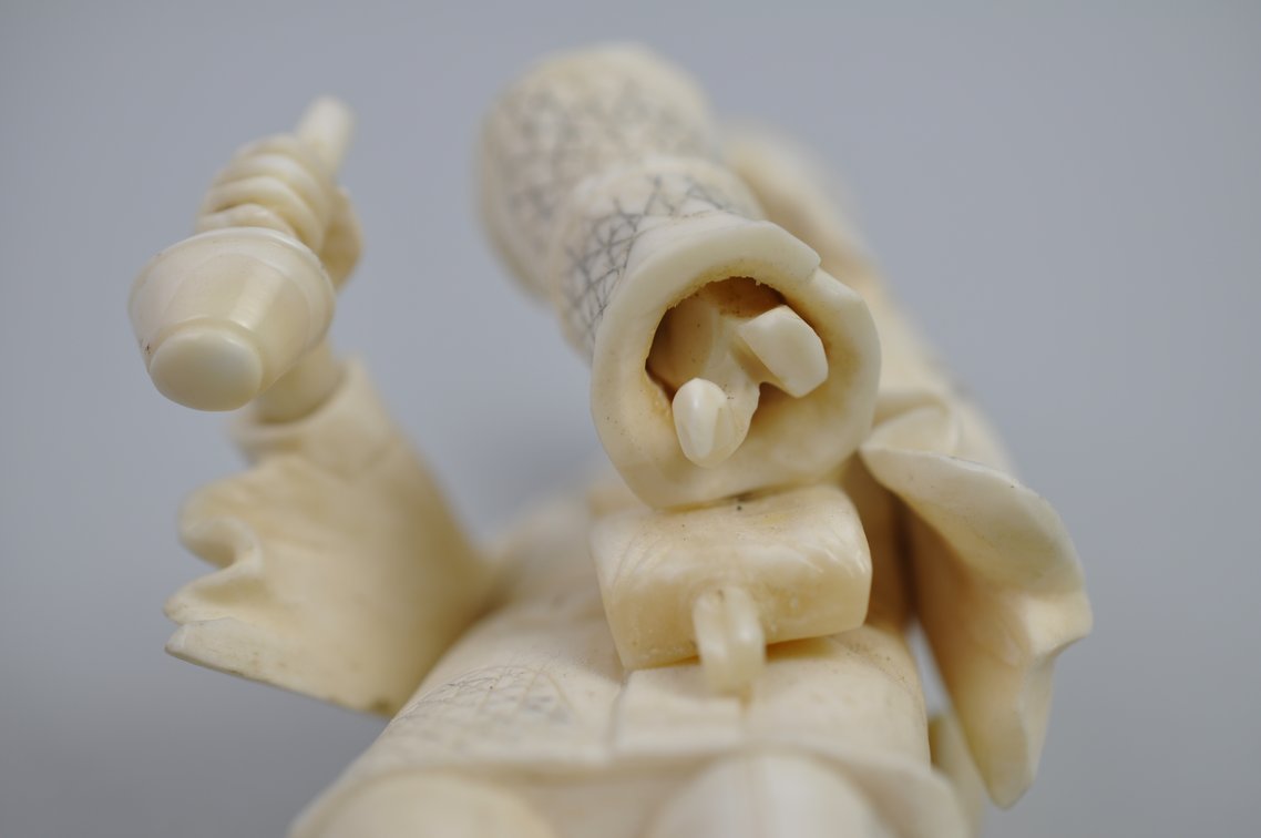 Okimono Japanese Carved Figure, Meiji Period, photo 17 of 19
