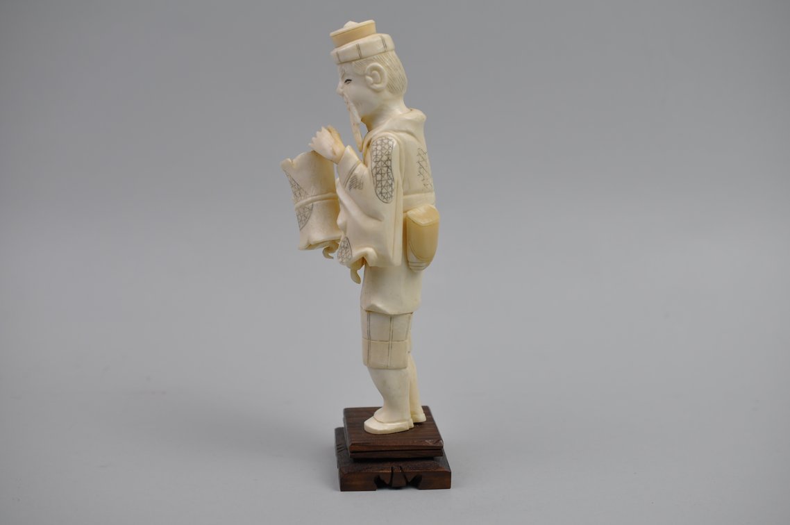 Okimono Japanese Carved Figure, Meiji Period, photo 14 of 19