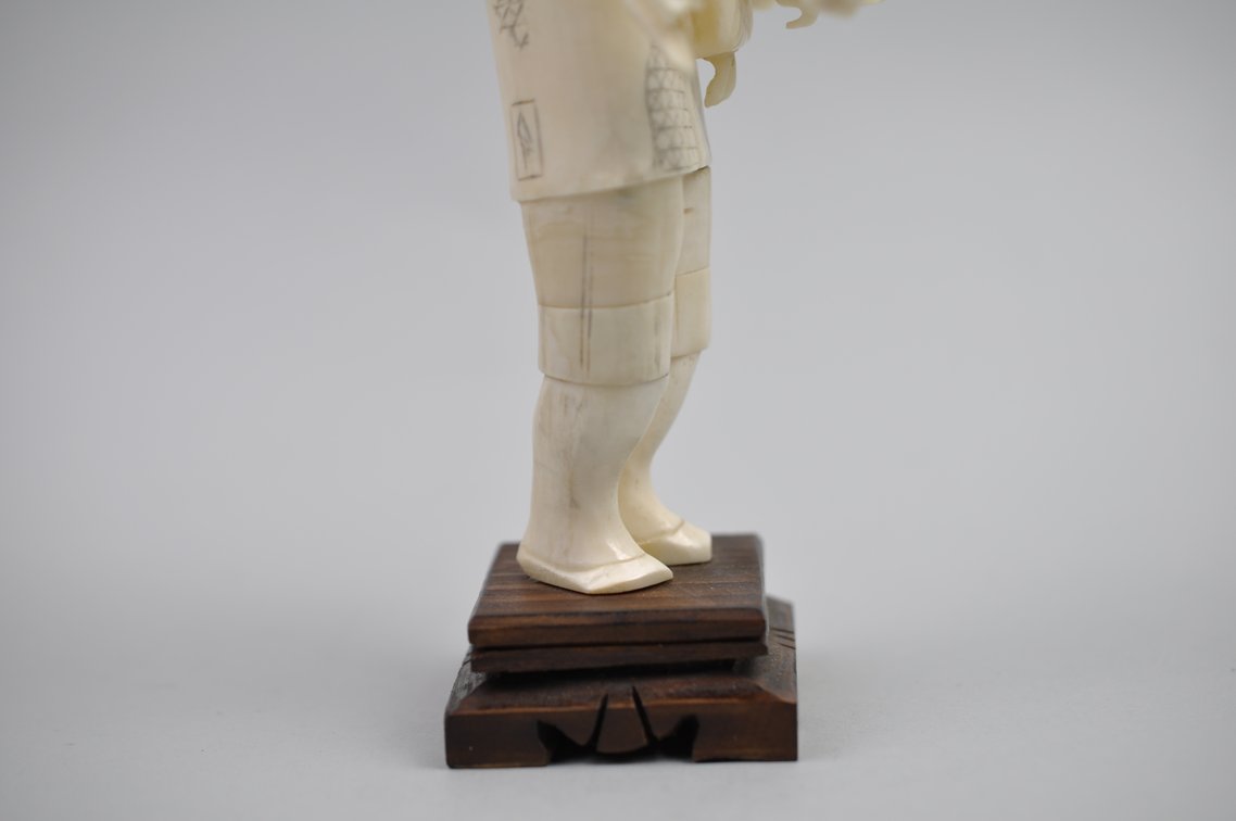 Okimono Japanese Carved Figure, Meiji Period, photo 8 of 19