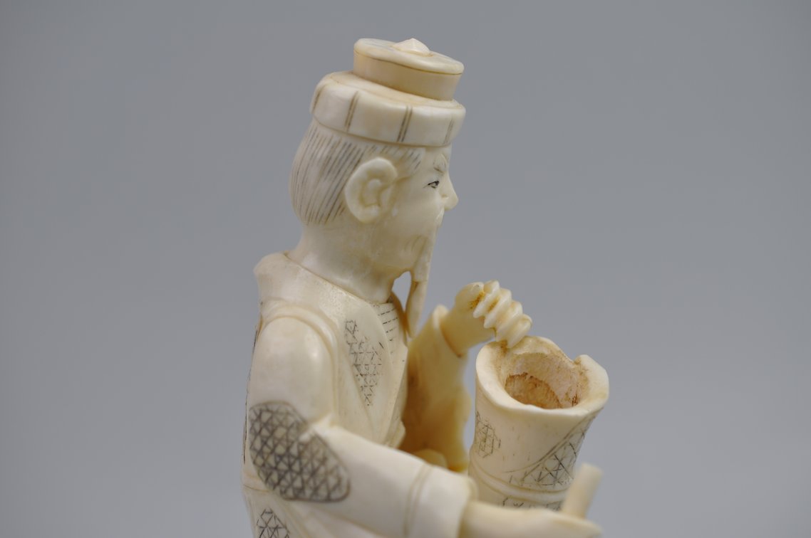 Okimono Japanese Carved Figure, Meiji Period, photo 6 of 19