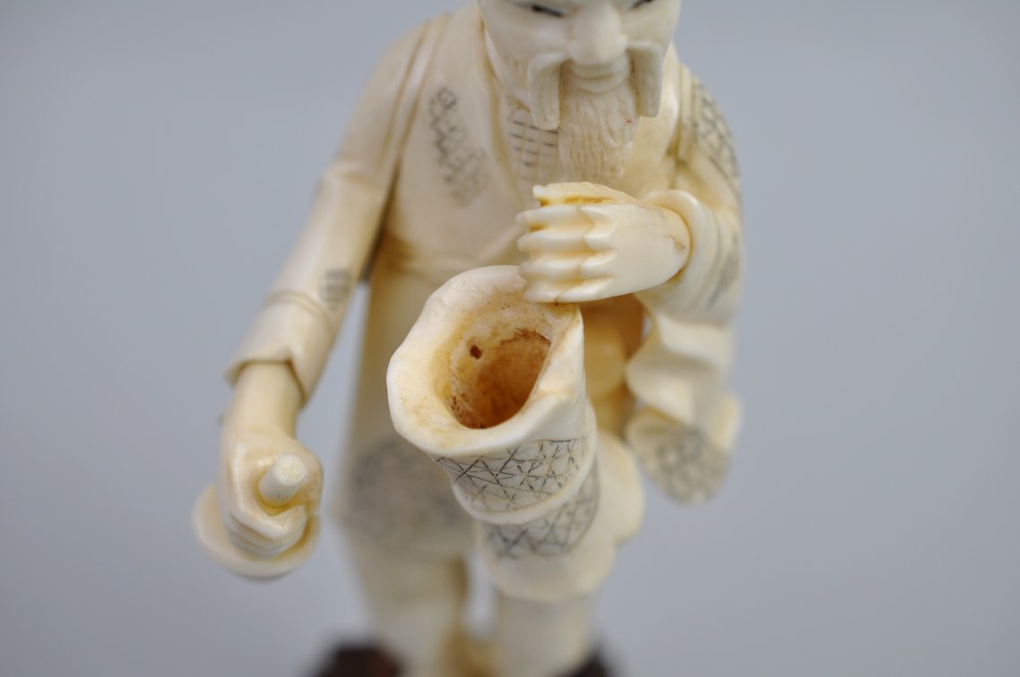 Okimono Japanese Carved Figure, Meiji Period, photo 3 of 19