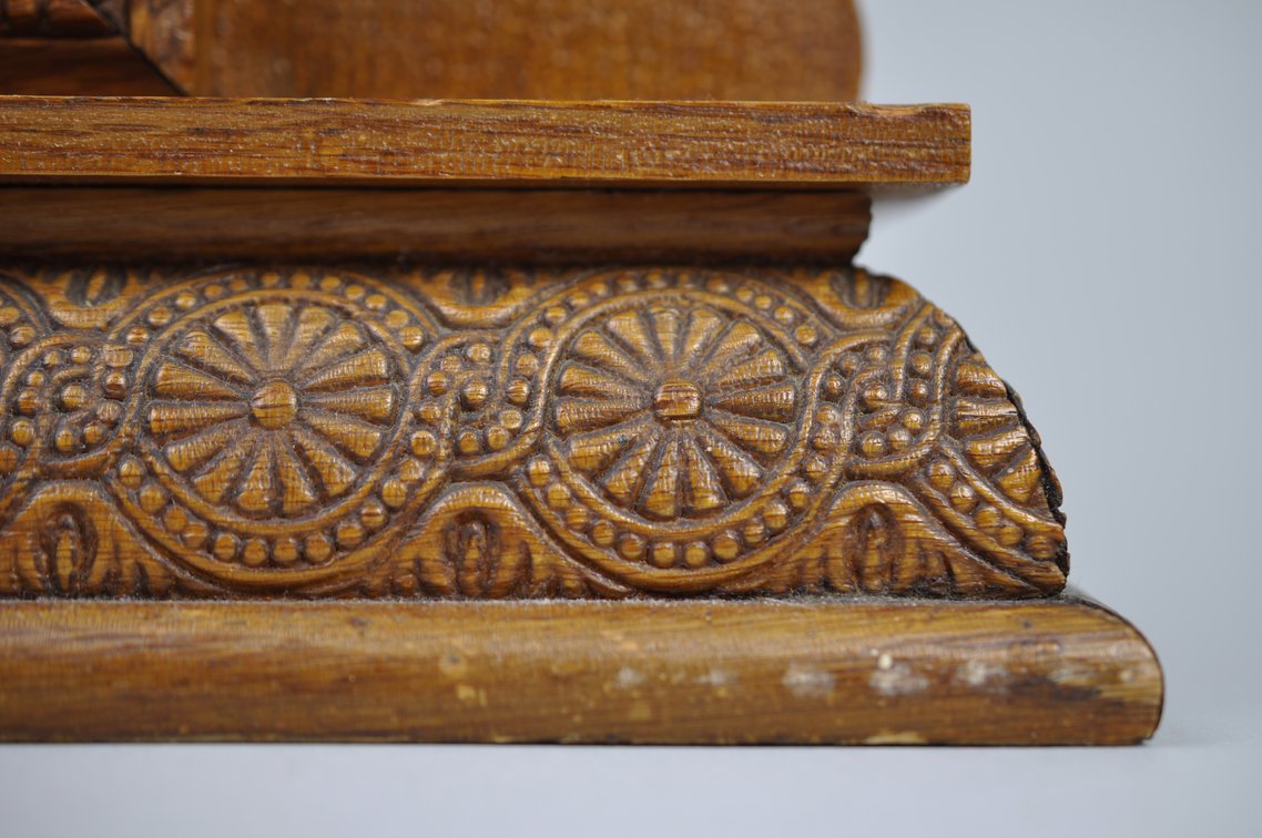 E. Ingraham Gingerbread Clock, photo 11 of 14