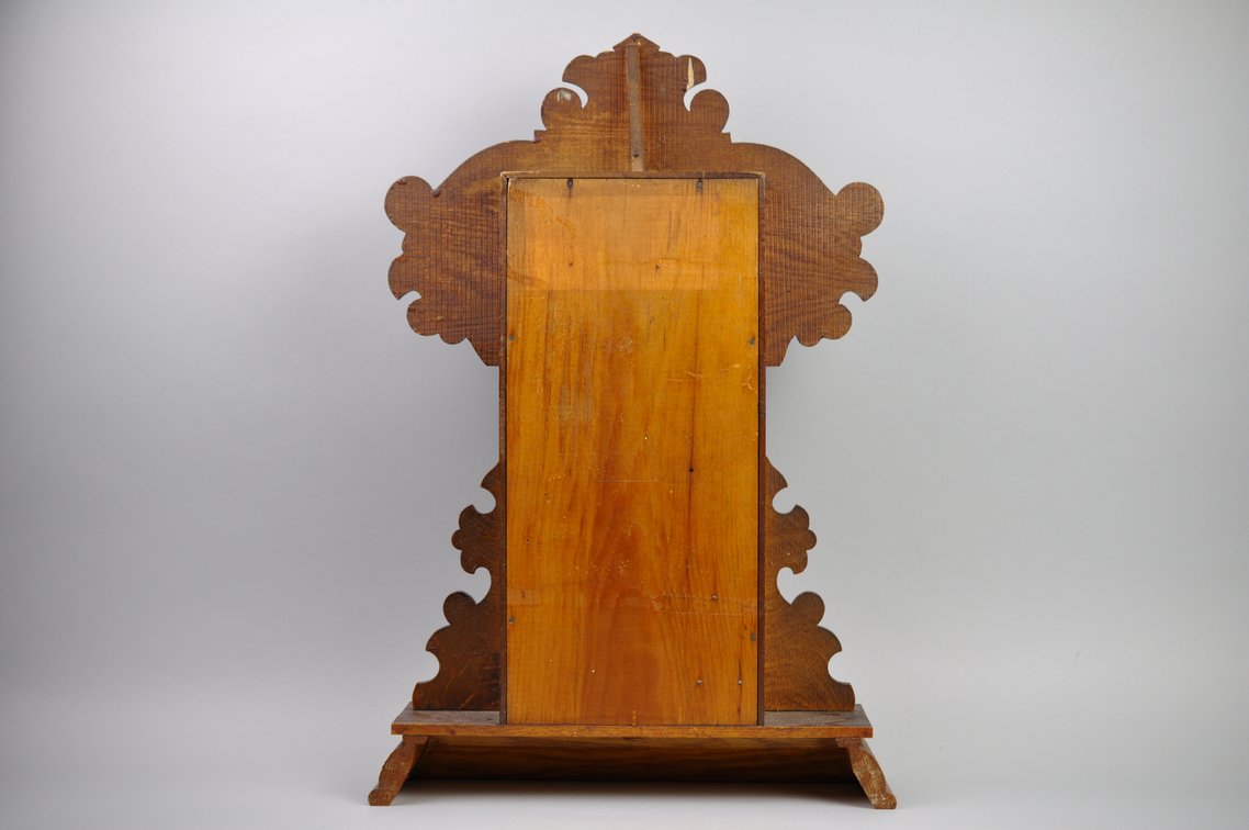 E. Ingraham Gingerbread Clock, photo 12 of 14