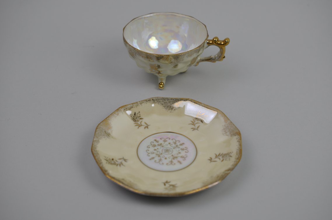 Teacups w/ Saucers Collection, photo 11 of 16