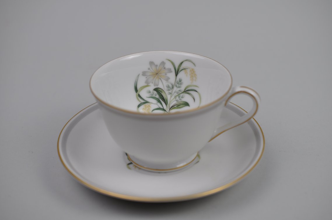 Teacups w/ Saucers Collection, photo 9 of 16