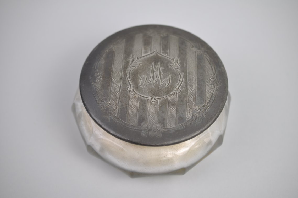 Victorian Era Vanity & Desk Accessories, photo 9 of 12
