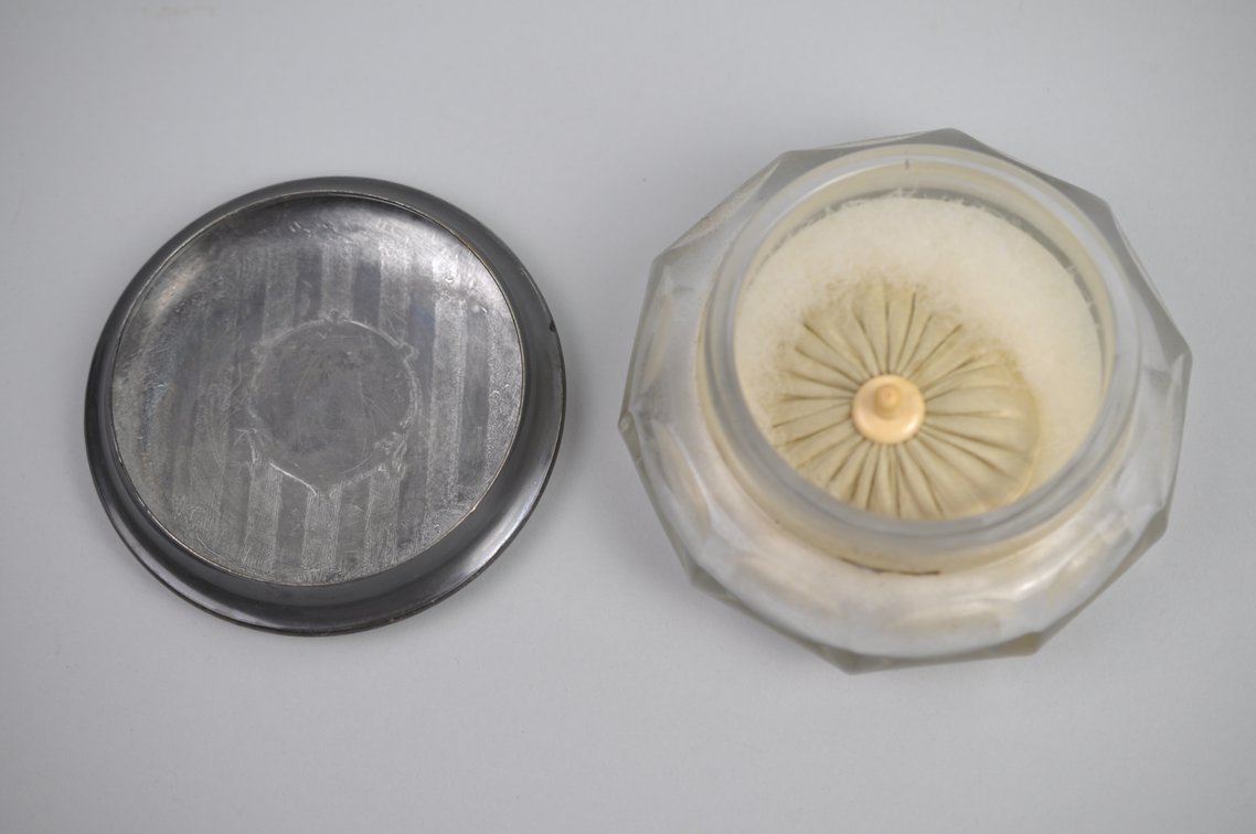 Victorian Era Vanity & Desk Accessories, photo 10 of 12